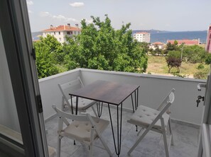 Chambre Standard, 1 chambre, lanai, vue sur la mer | Terrasse/patio