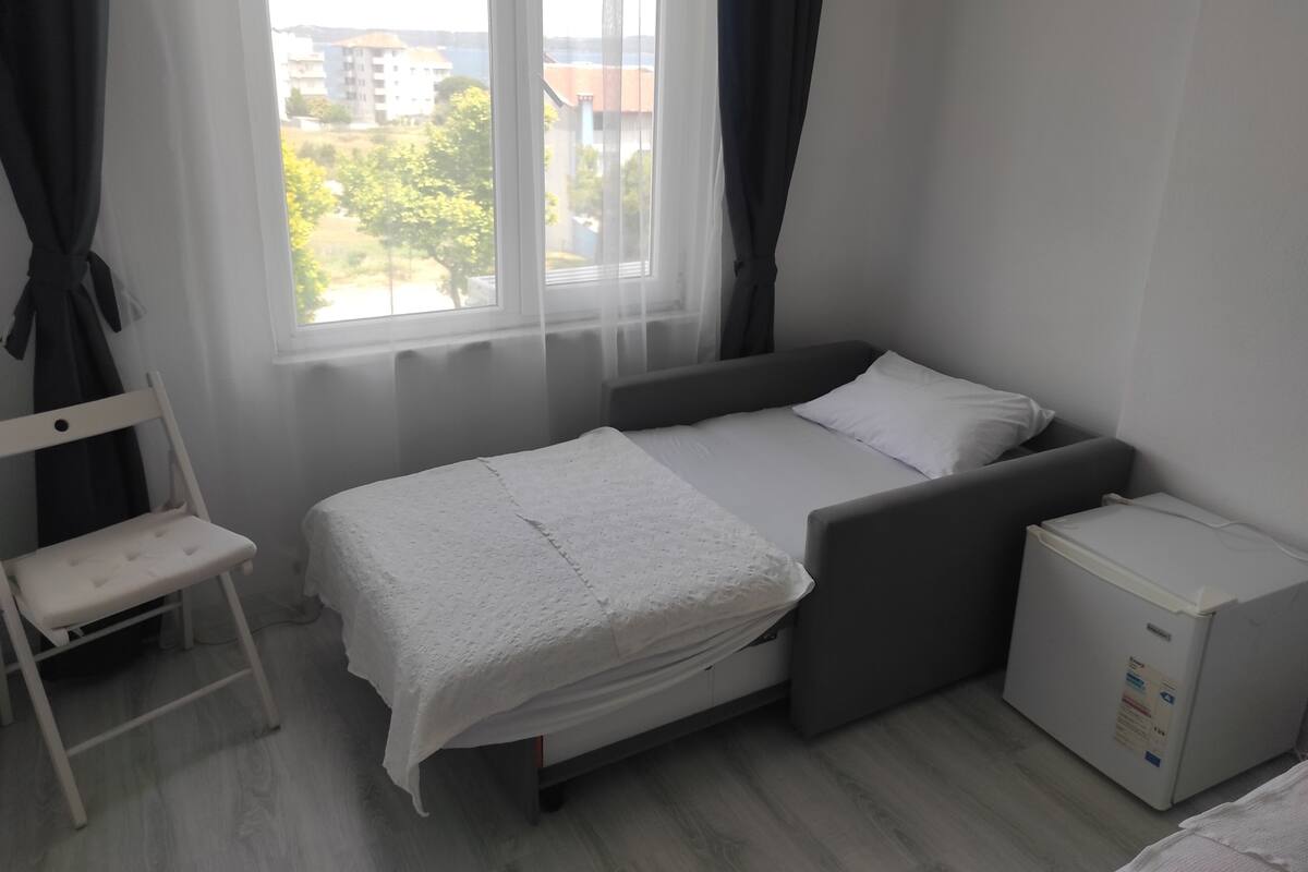 Standard Oda, 1 Yatak Odası, Deniz Manzaralı | 1 yatak odası, masa, ücretsiz kablosuz İnternet, çarşaf takımı