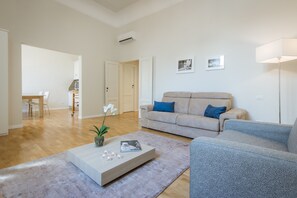 Apartment, 1 Bedroom | 1 bedroom, iron/ironing board, cribs/infant beds, free WiFi - Beautiful & Modern Repubblica (Florence)
