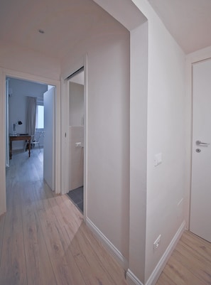 Apartment, 1 Bedroom | 1 bedroom, iron/ironing board, cribs/infant beds, free WiFi