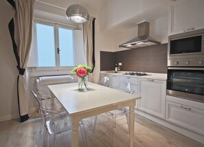Apartment, 1 Bedroom | Private kitchen | Fridge, microwave, oven, stovetop - Borgo dei Greci (Florence)