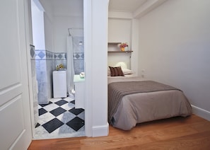 Apartment, 1 Bedroom | 1 bedroom, cots/infant beds, free WiFi, bed sheets