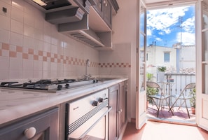 Apartment, 3 Bedrooms | 3 bedrooms, iron/ironing board, cots/infant beds, free WiFi - Carlotta's Home (Florence)