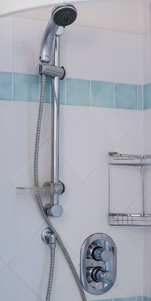 Apartment, 3 Bedrooms | 3 bedrooms, iron/ironing board, cribs/infant beds, free WiFi - Carlotta's Home (Florence)
