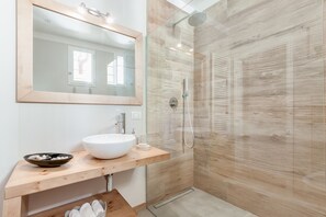 Apartment, 2 Bedrooms | Bathroom - Cimatori Balcony (Florence)