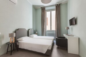 2 bedrooms, iron/ironing board, cots/infant beds, free WiFi - Ginori Terrace (Florence)