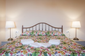 Apartment, 2 Bedrooms | 1 bedroom, iron/ironing board, cribs/infant beds, free WiFi