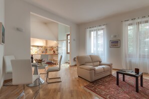 Apartment, 2 Bedrooms | 2 bedrooms, iron/ironing board, cots/infant beds, free WiFi - Liberta Loft (Florence)