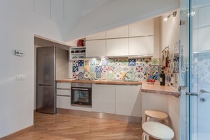 Apartment, 2 Bedrooms | Private kitchen
