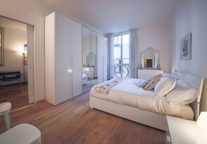 Apartment, 2 Schlafzimmer | 2 Schlafzimmer, individuell eingerichtet, Schreibtisch