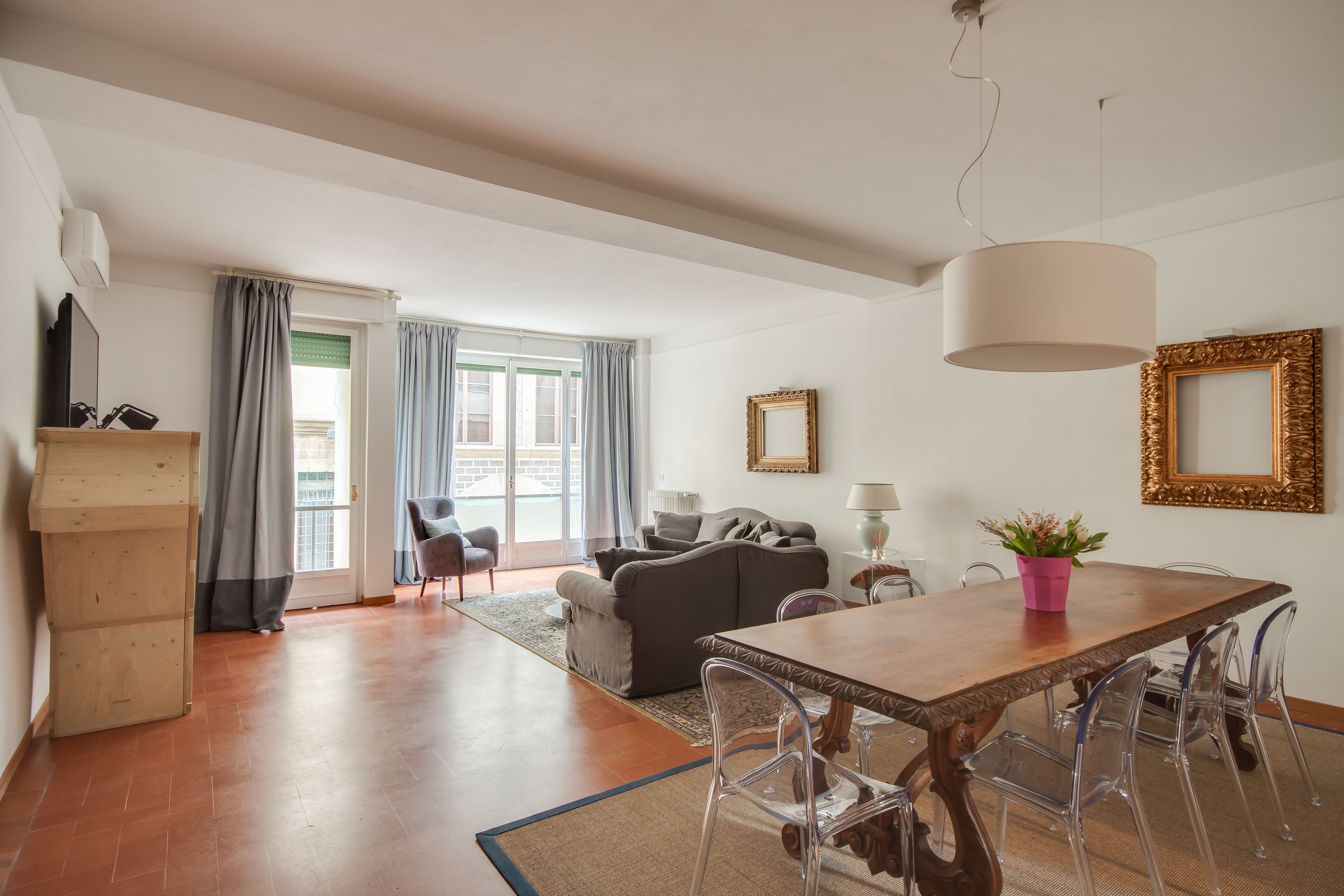 Appartamento, 2 camere da letto | Area soggiorno | TV 32 pollici con canali digitali