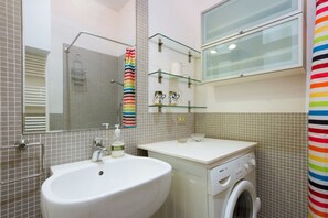 Apartment, 1 Schlafzimmer | Badezimmer | Dusche, Haartrockner, Bidet, Handtücher