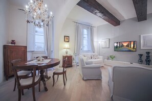 Appartement, 1 chambre | Coin séjour