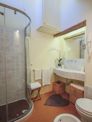 Apartment, 1 Bedroom | 1 bedroom, iron/ironing board, cribs/infant beds, free WiFi