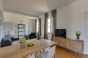 Appartamento, 2 camere da letto | Pasti in camera