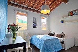 Studio | Bügeleisen/Bügelbrett, Babybetten, kostenloses WLAN, Bettwäsche