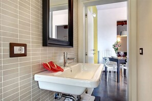 Apartemen, 1 kamar tidur | 1 kamar tidur dan setrika/meja setrika