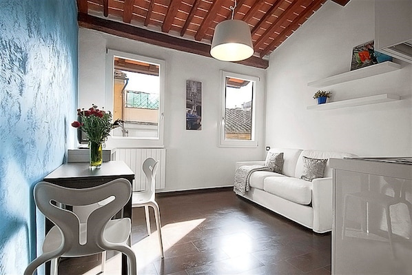 Studio | Bügeleisen/Bügelbrett, Babybetten, kostenloses WLAN, Bettwäsche