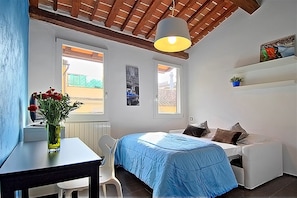 Studio | Bügeleisen/Bügelbrett, Babybetten, kostenloses WLAN, Bettwäsche