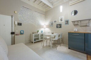 Apartemen, 2 kamar tidur | 2 kamar tidur dan setrika/meja setrika