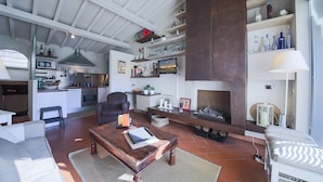 Unclassified image, 5 of 17, button - San Niccolo Terrace (Florence)