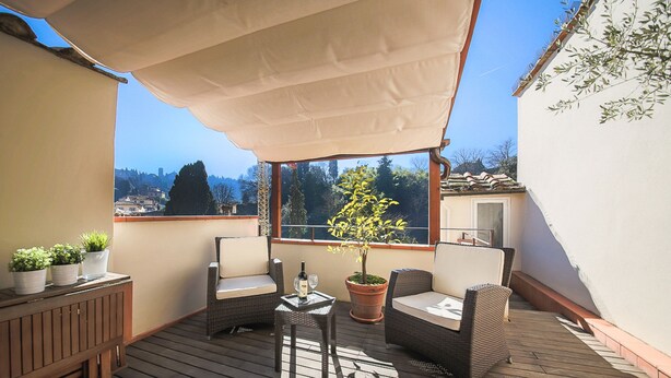 Unclassified image, 1 of 17, button - San Niccolo Terrace (Florence)