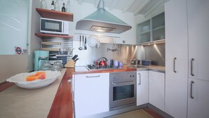 Unclassified image, 2 of 17, button - San Niccolo Terrace (Florence)