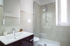 Apartment, 2 Bedrooms | Bathroom | Shower, free toiletries, hair dryer, bidet - Sant’Ambrogio Passion (Florence)