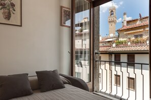 Apartment, 3 Schlafzimmer | Bügeleisen/Bügelbrett, Babybetten, kostenloses WLAN, Bettwäsche