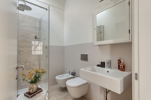 Apartment, 3 Schlafzimmer | Badezimmer | Dusche, Haartrockner, Bidet, Handtücher