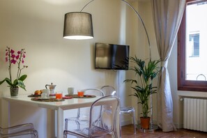 Apartemen, 1 kamar tidur | 1 kamar tidur dan setrika/meja setrika