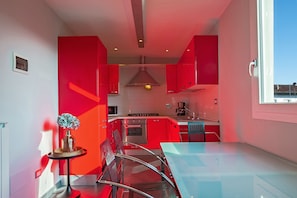 Apartment, 3 Schlafzimmer | Eigene Küche | Kühlschrank, Mikrowelle, Ofen, Herdplatte