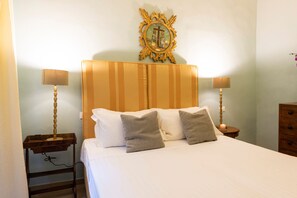 2 bedrooms, iron/ironing board, cots/infant beds, free WiFi - Sprone (Florence)