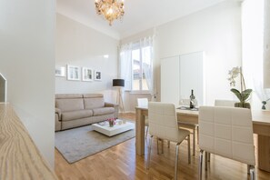 Apartment, 1 Schlafzimmer | 1 Schlafzimmer, individuell eingerichtet, Schreibtisch