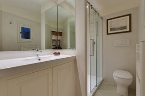 Apartment, 3 Bedrooms | Bathroom - Vigna Nuova Alberti (Florence)