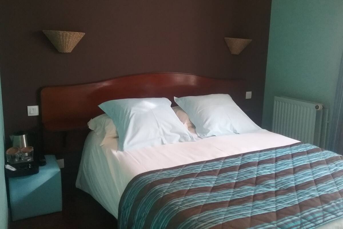 Triple Room | Soundproofing, individually decorated, individually furnished