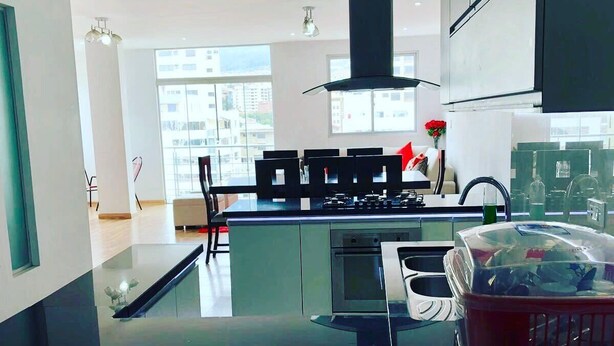Deluxe Apartment, 4 Bedrooms, Private Bathroom | Private kitchen - EDIFICIO TORRE ESTEBAN (Cochabamba)