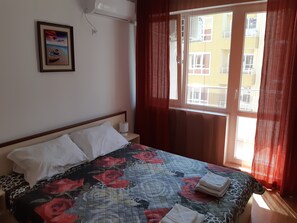 Family Apartment, 2 Bedrooms, Partial Sea View