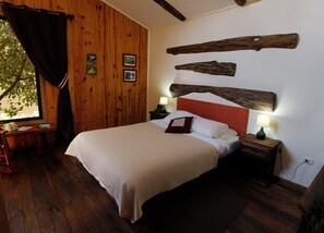 Family Cabin, 2 Bedrooms, Private Bathroom, Garden Area | 1 bedroom, premium bedding, in-room safe, iron/ironing board - Villa Yerbabuena (Monteverde)