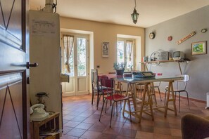 Free daily buffet breakfast - B&B La Buonora (Sinio)