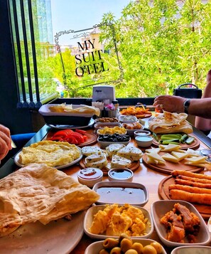 Petit déjeuner buffet compris tous les jours