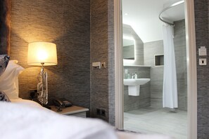 Desk, soundproofing, iron/ironing board, free WiFi - The Lord Street Hotel, BW Signature Collection (Southport)