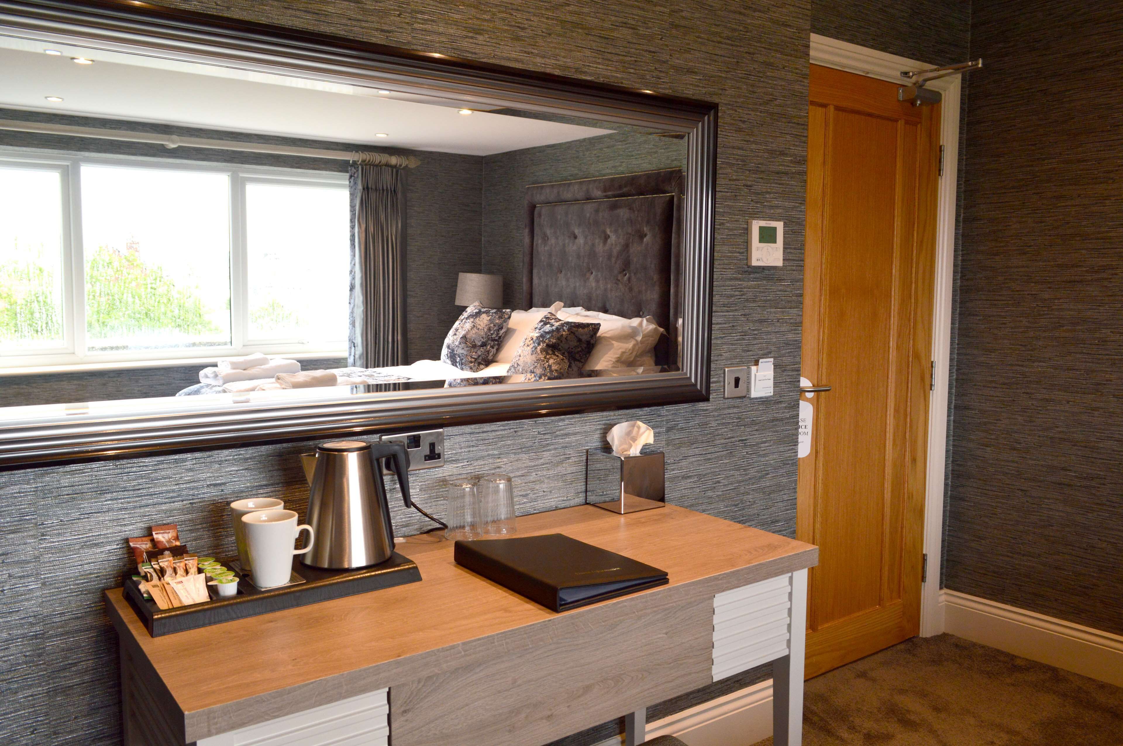 Kamar Deluks, 1 Tempat Tidur King, Bebas Asap Rokok (Converts to 2 Twin Beds) | Fasilitas kamar