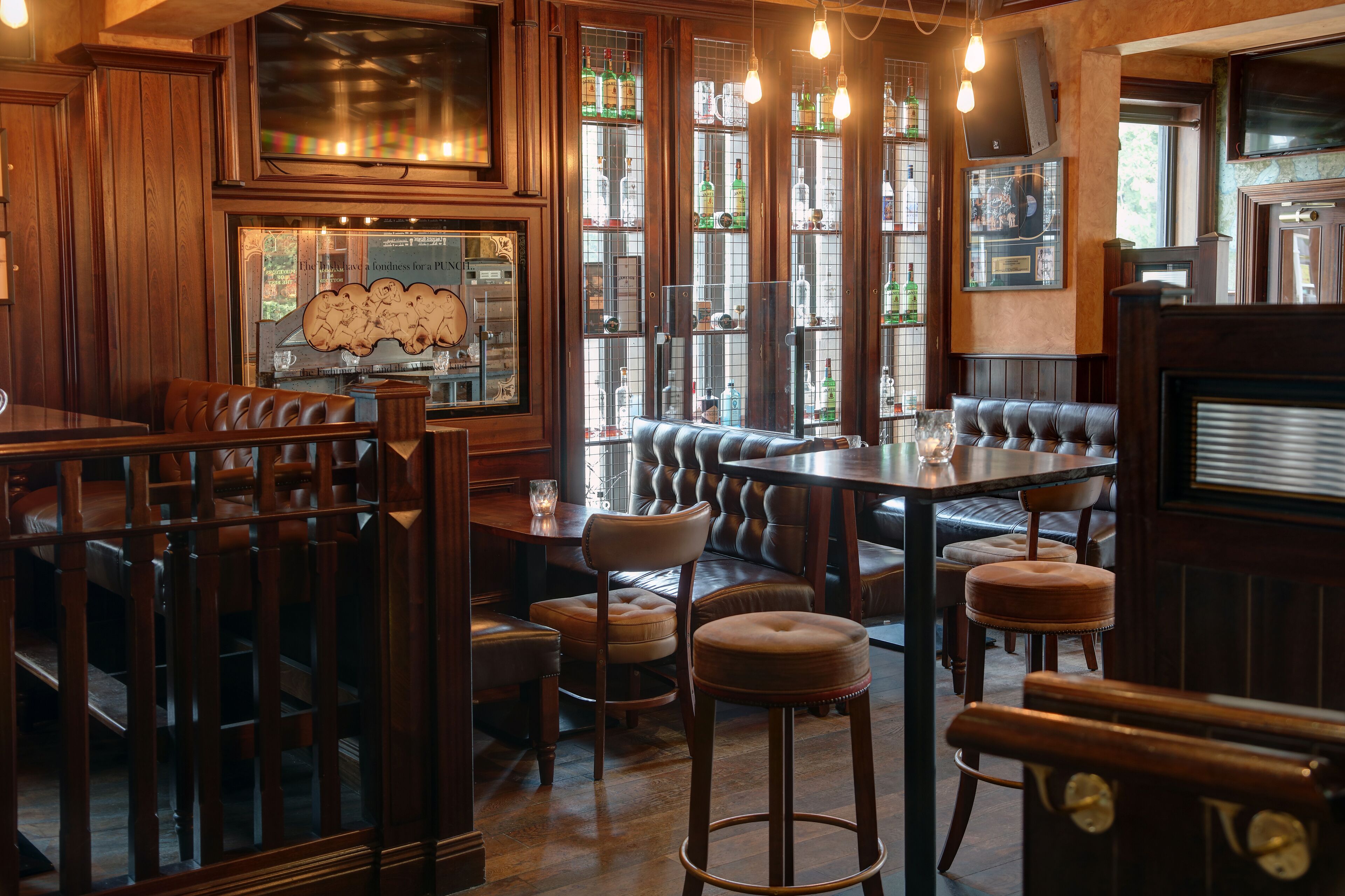 3 bars/lounges, gastropub