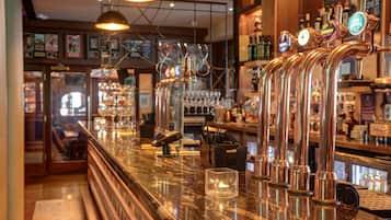 3 quầy bar/khu lounge, gastropub
