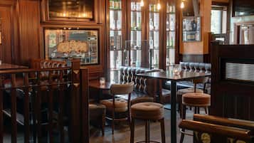3 bars/lounges, gastropub
