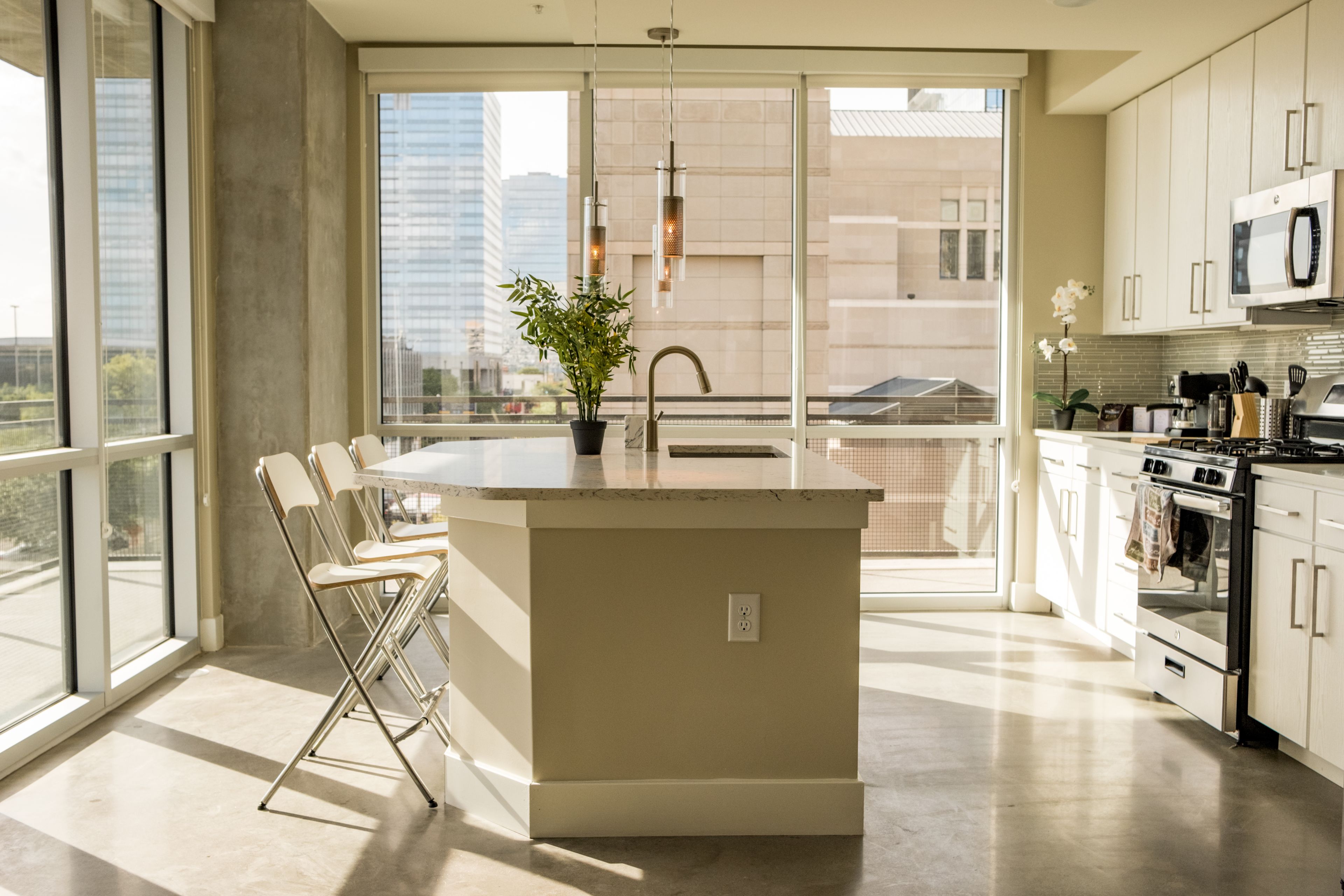 Presidential Suite, Multiple Beds, Accessible, City View | Private kitchen | Full-sized fridge, microwave, oven, stovetop