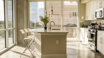 Presidential Suite, Multiple Beds, Accessible, City View | Private kitchen | Full-sized fridge, microwave, oven, stovetop