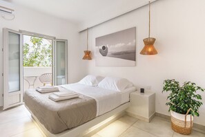 Unclassified image, 2 of 103, button - Sandy's Paradise Infinity (Santorini)