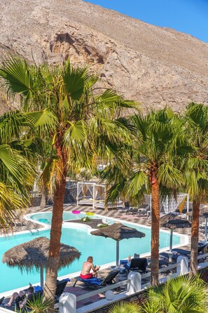 View from property - Sandy's Paradise Infinity (Santorini)